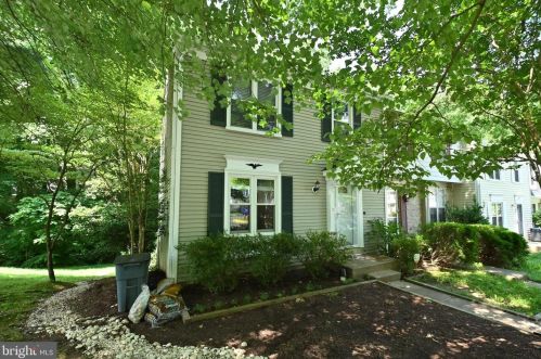 5874 Wood Flower Ct, Springfield, VA 22015-2713