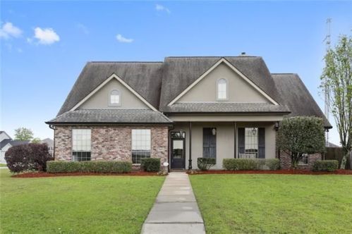 120 Sunflower Rd, Belle Chasse, LA 70037-1600