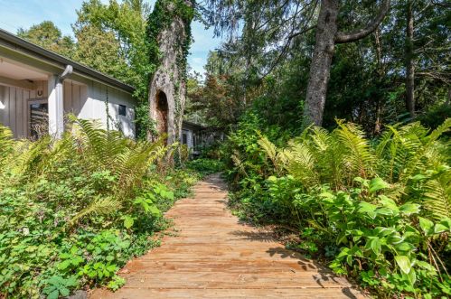 227 Vernon Ave, Thiensville, WI 53092-1701