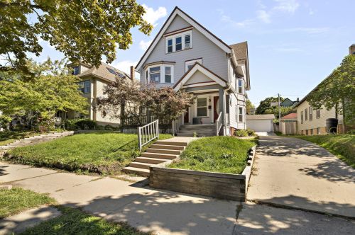 2532 Murray Ave, Milwaukee WI  53211-3917 exterior