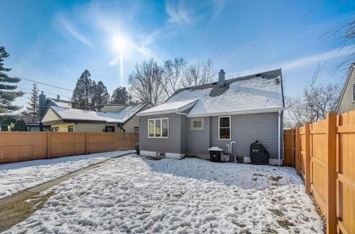 3316 Honey Creek Dr, Milwaukee WI  53219-3911 exterior