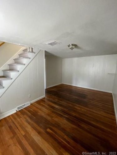 112 Central St, Bristol CT  06010-7046 exterior