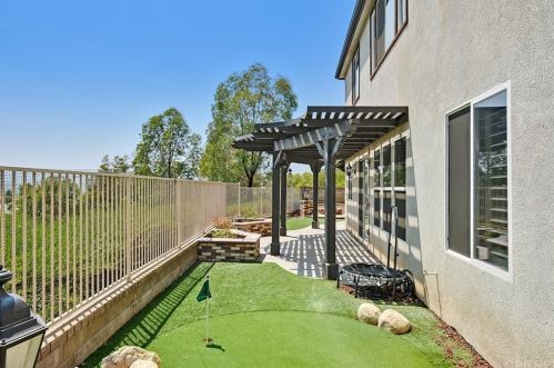 24306 Foxglove Pl, Santa Clarita CA  91354-4922 exterior