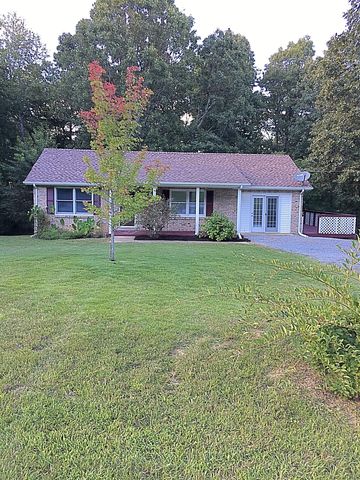 968 Woodhaven Rd, Lyles, TN 37098-1522
