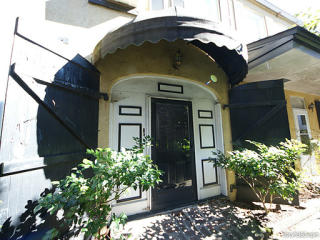 24 Bee St, Charleston SC  29403-8910 exterior