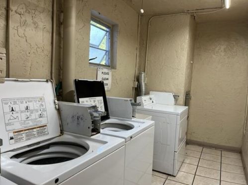 414 10th St, Dania Beach FL  33004-4525 exterior