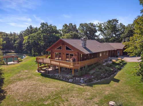 2717 Beaumont Ave, Waterford WI  53185-4933 exterior