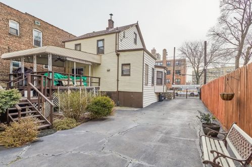 2123 Gleason Ave, Bronx NY  10472-5129 exterior