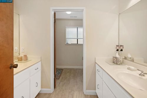 5525 Merritt Dr, Concord CA 94521-4708 exterior