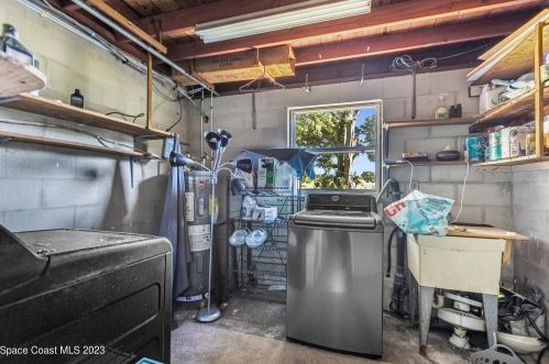 3706 Sutton Dr, Orlando FL  32810-2337 exterior