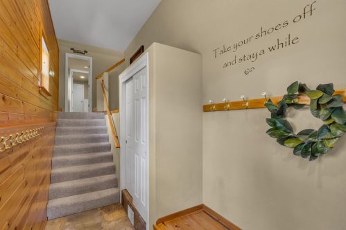 11563 Sitzmark Way, Truckee, CA 96161-6136