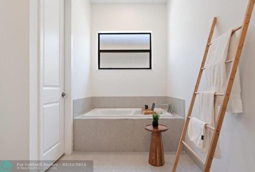 17451 41 St, Hollywood FL 33029-5035 exterior