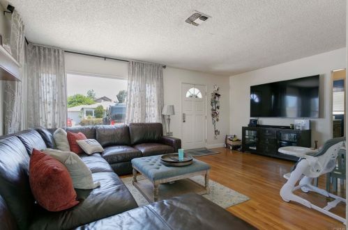 6969 Tower St, La Mesa CA  91942-4527 exterior