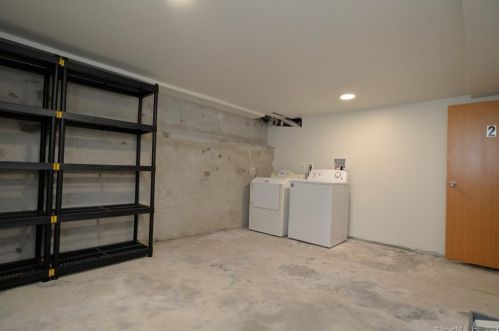 351 Gregory St, Bridgeport CT  06604-5324 exterior