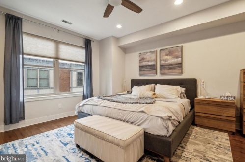 1722 Manton St, Philadelphia PA 19146-3018 exterior