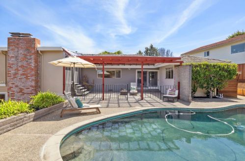 1276 Encina Dr, Millbrae CA 94030-2839 exterior