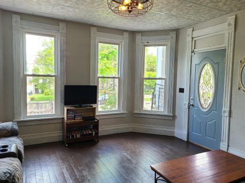238 Columbus St, Sugar Grove Lake, OH 44833-1911