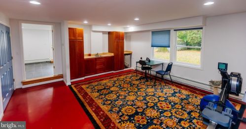 223 Meadow Dr, Yardley PA  19067-1311 exterior