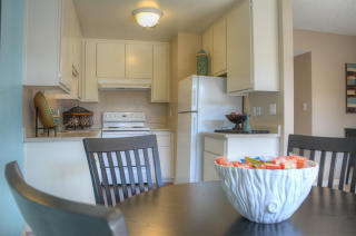 2424 Hurley Way, Sacramento CA  95825-3600 exterior