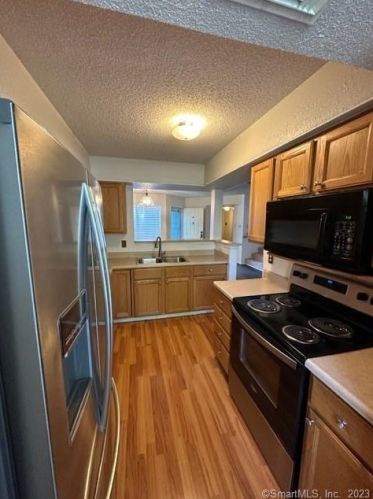 115 Spyglass Cir, Groton CT  06340-6212 exterior