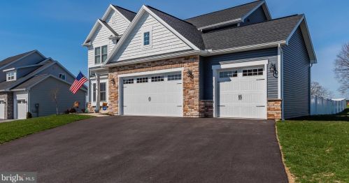 112 White Deer Way, Carlisle PA  17013-7600 exterior