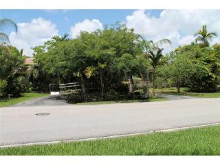 13200 95th Ave, Miami, FL 33176-5700