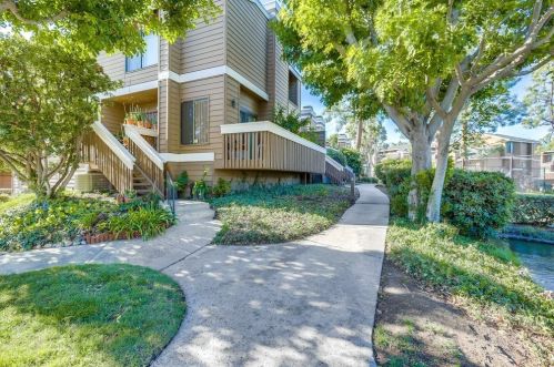 8610 Meadow Brook Ave, Garden Grove, CA 92844-3402