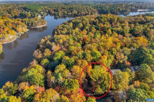 50 Laguna Rd, Bybee, VA 22963-2424
