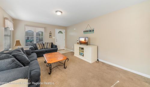 11 Vanard Dr, Bricktown NJ  08723-7426 exterior