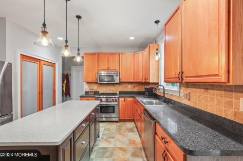 3 Sarah Ct, Jackson Twp NJ  08527-4760 exterior