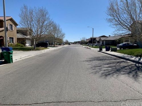 3657 Pondera St, Lancaster, CA 93536-1447
