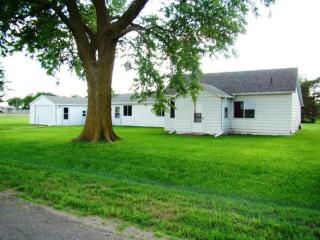 635 Sherman Ave, Highland, NE 68331-3001