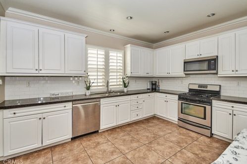 8326 Edgewood St, Chino CA  91708-9325 exterior