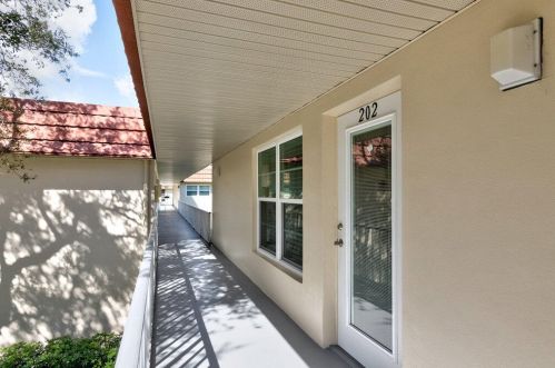 20 Pine Arbor Ln, Vero Beach, FL 32962-4622
