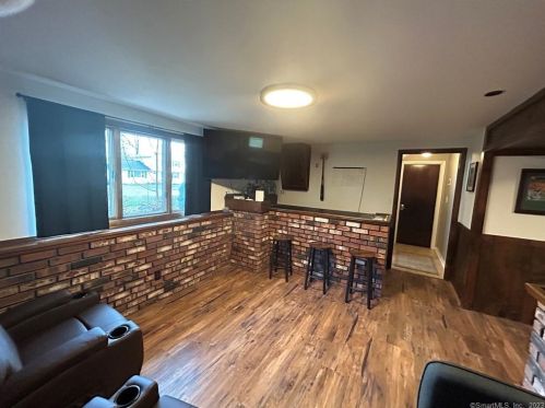 36 Debra Ln, Bristol CT  06010-2724 exterior