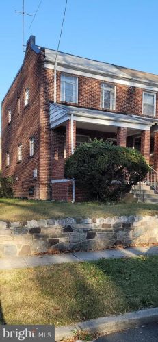 3150 M Pl, Washington, DC 20019-2165