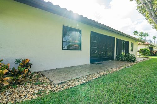 6376 Kings Gate Cir, Delray Beach FL  33484-2429 exterior