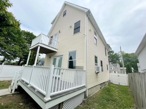 79 Botsford Ave, Milford CT  06460-5852 exterior