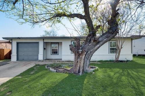 4205 Hughes Ave, Fort Worth, TX 76119-3817