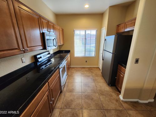 9402 Raymond St, Tolleson AZ  85353-4215 exterior