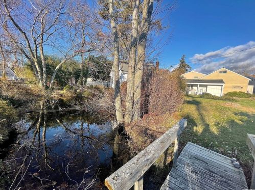 92 John St, North Lindenhurst NY  11757-4108 exterior