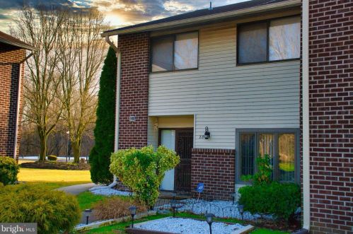 28 Roseberry Ct, West Deptford, NJ 08096-2911