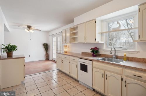 168 Vis Dr, Easton PA  18042-7210 exterior