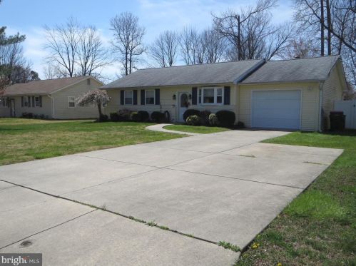 32 Mckinley Ave, Blenheim NJ  08012-5318 exterior