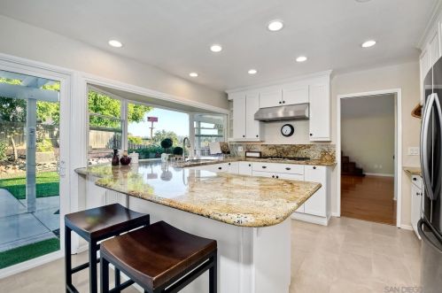 16993 Cresta Dr, San Diego CA 92128-2311 exterior