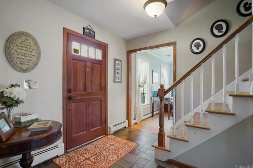 28 Kings Point Ln, Washingtonville NY  10992-2026 exterior