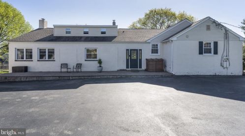 388 Bishop Hollow Rd, Newtown Square PA  19073-3901 exterior