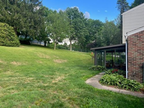 1534 Abers Creek Rd, Pittsburgh, PA 15239-2306