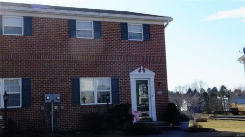 4954 Shawnee Ct, Schnecksville PA  18078-2648 exterior