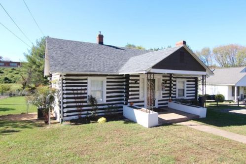 3655 Ventnor Rd, Roanoke, VA 24014-5844
